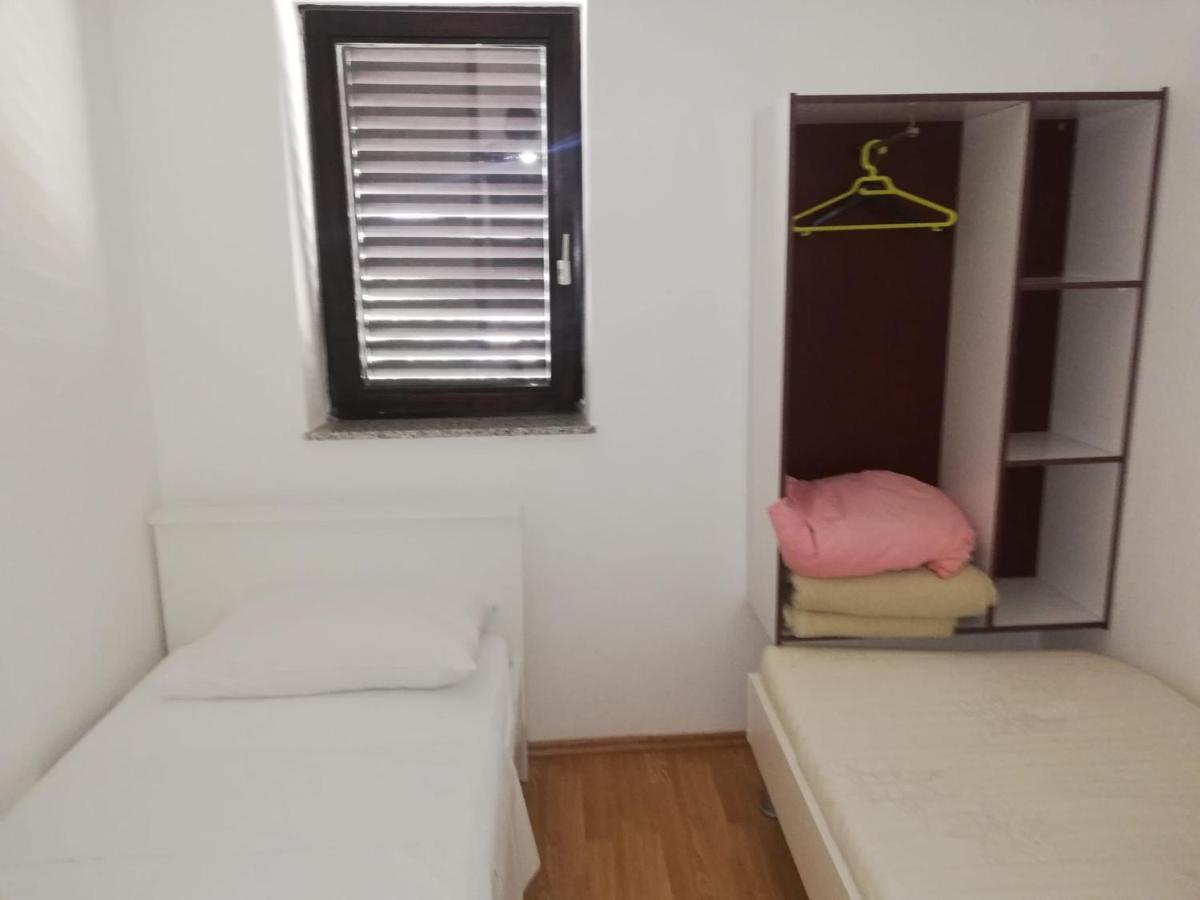 Iva/Sepac 1 Apartment Кърк Екстериор снимка