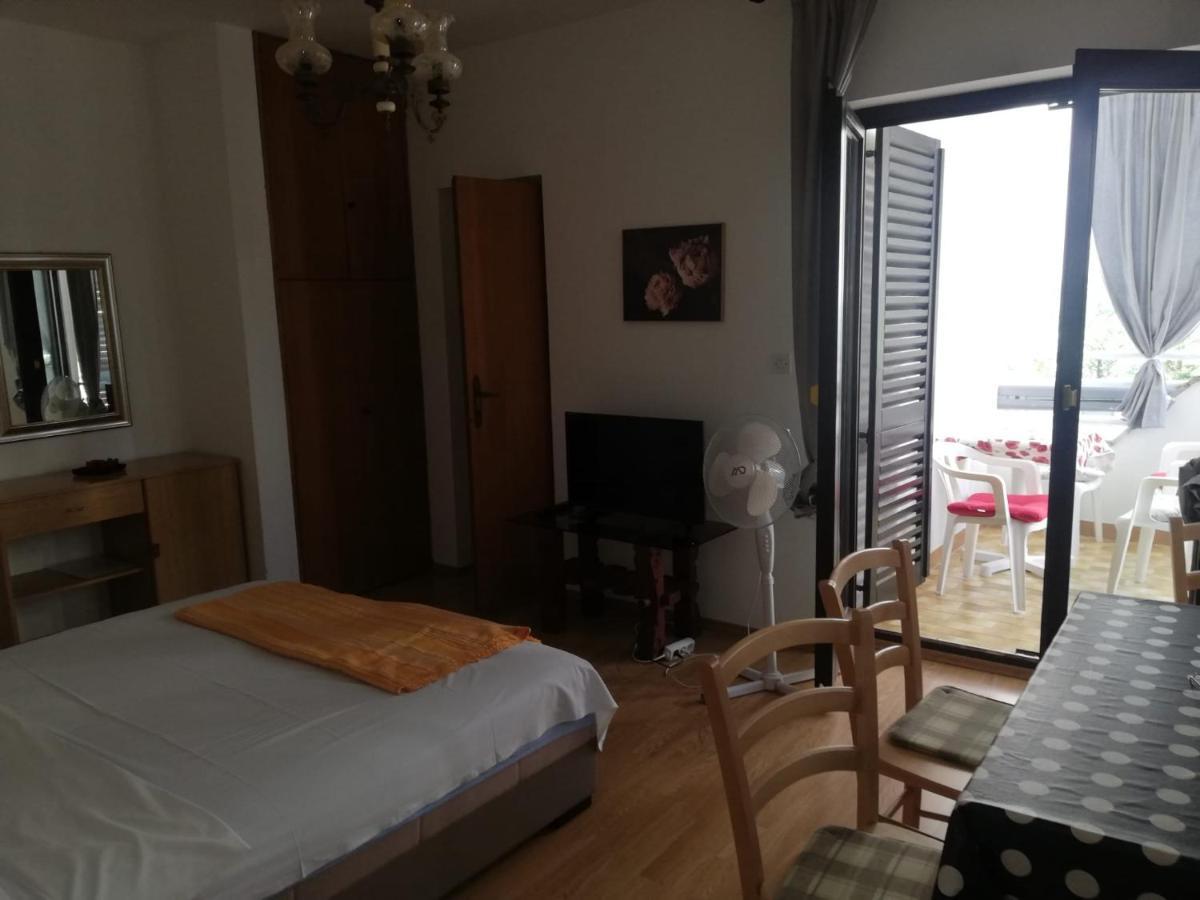 Iva/Sepac 1 Apartment Кърк Екстериор снимка